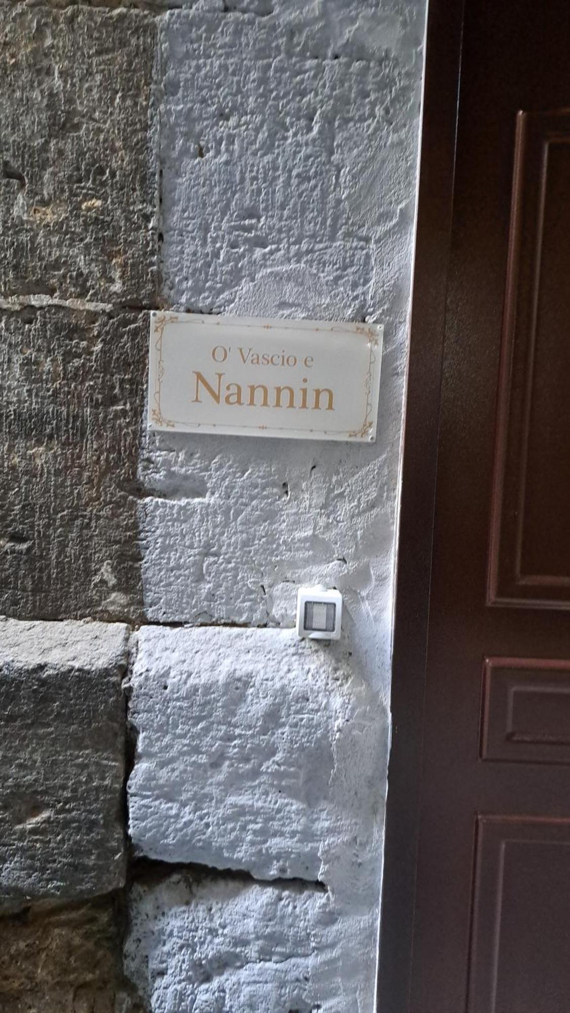 O Vascio E Nannin Apartment Napoli Bagian luar foto