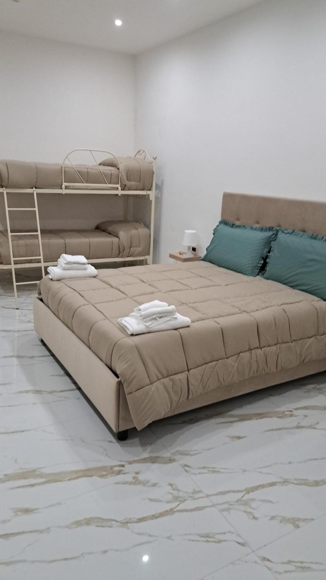 O Vascio E Nannin Apartment Napoli Bagian luar foto